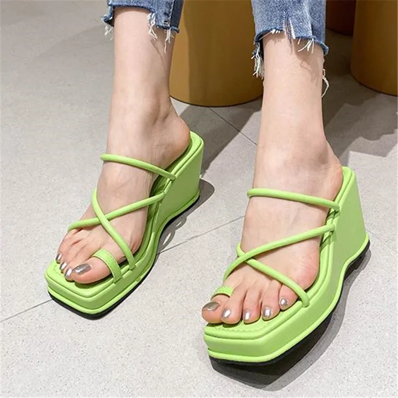 

2021 New Style Women Slipper Summer Outdoor Narrow Band Clip Toe Sandal Shoes Ladies High Wedges Heel Slides Flip Flop Mujer