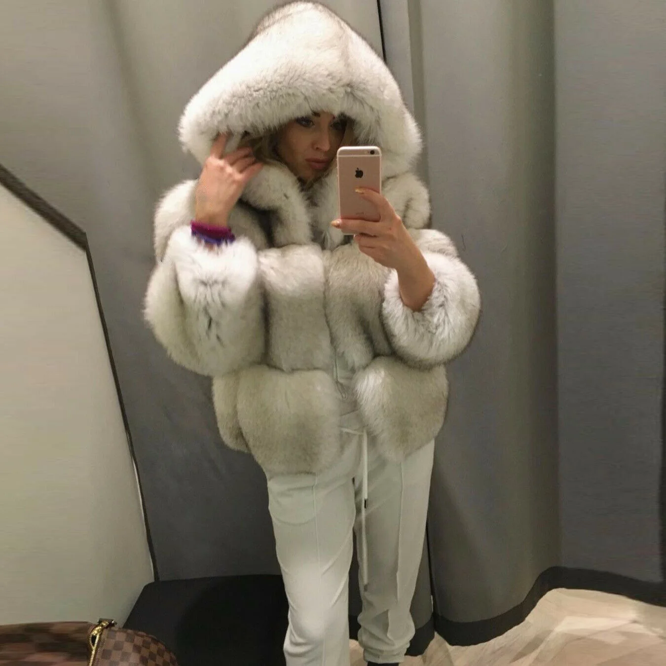Natural Fox Fur Coat with Hood 2022 Winter Fashion Short Whole Skin Genuine Fox Fur Jacket Thick Warm Fur Overcoat Luxury Female enlarge