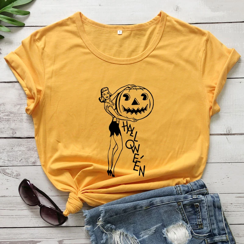 

Retro 80's Lady With Pumpkin T-shirt Funny Autumn Halloween Party Gift Tshirt Women Vintage Holiday Fall Tee Shirt Top