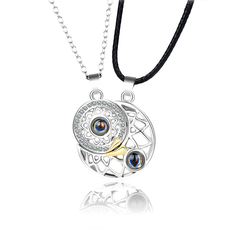 

I Love You 100 Languages Projection Letter Pendant Necklace for Women/Couple Fashion Magnetic Distance Sun Moon Necklace Jewelry