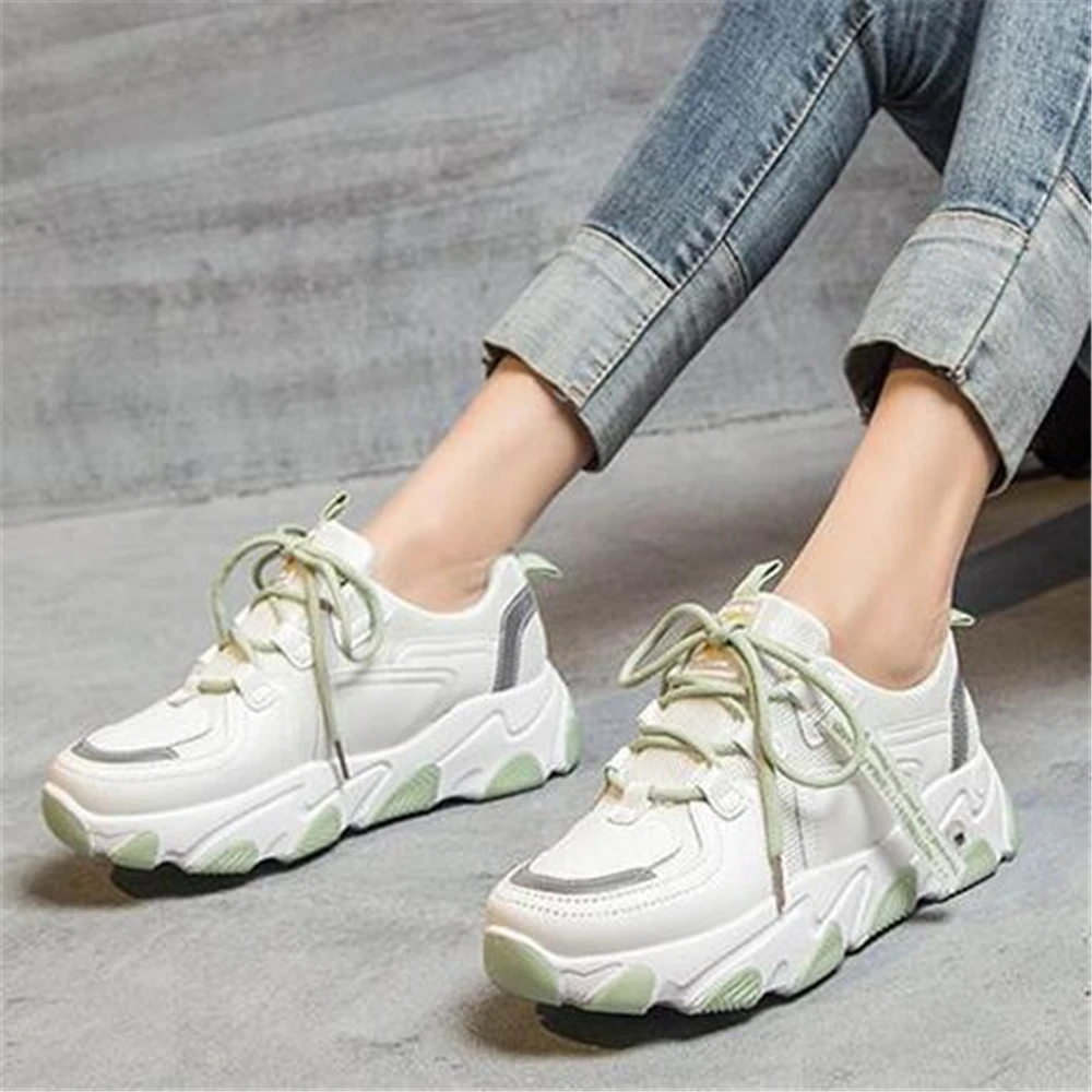 Женские кроссовки повседневная спортивная обувь на платформе белые