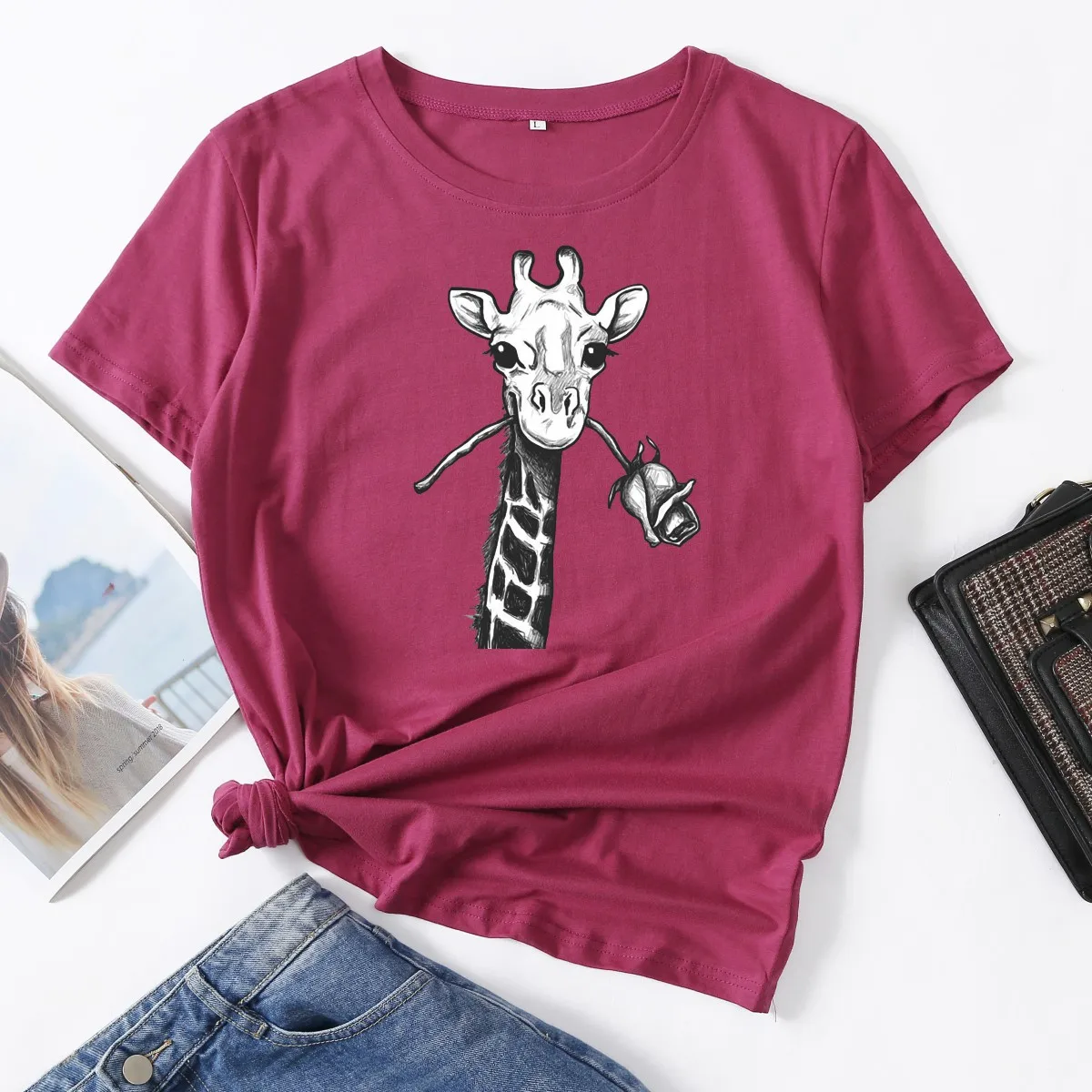 

Giraffe with Rose In Mouth Woman T-Shirt Short Sleeve T-Shirts Summer Tops for Women Cotton Graphic Tee Female Shirt Clothes