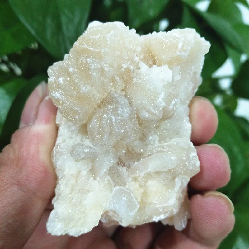 

Natural crystal apophyllite zeolite mineral specimens are arranged specimen home decorative stone collection and appreciation