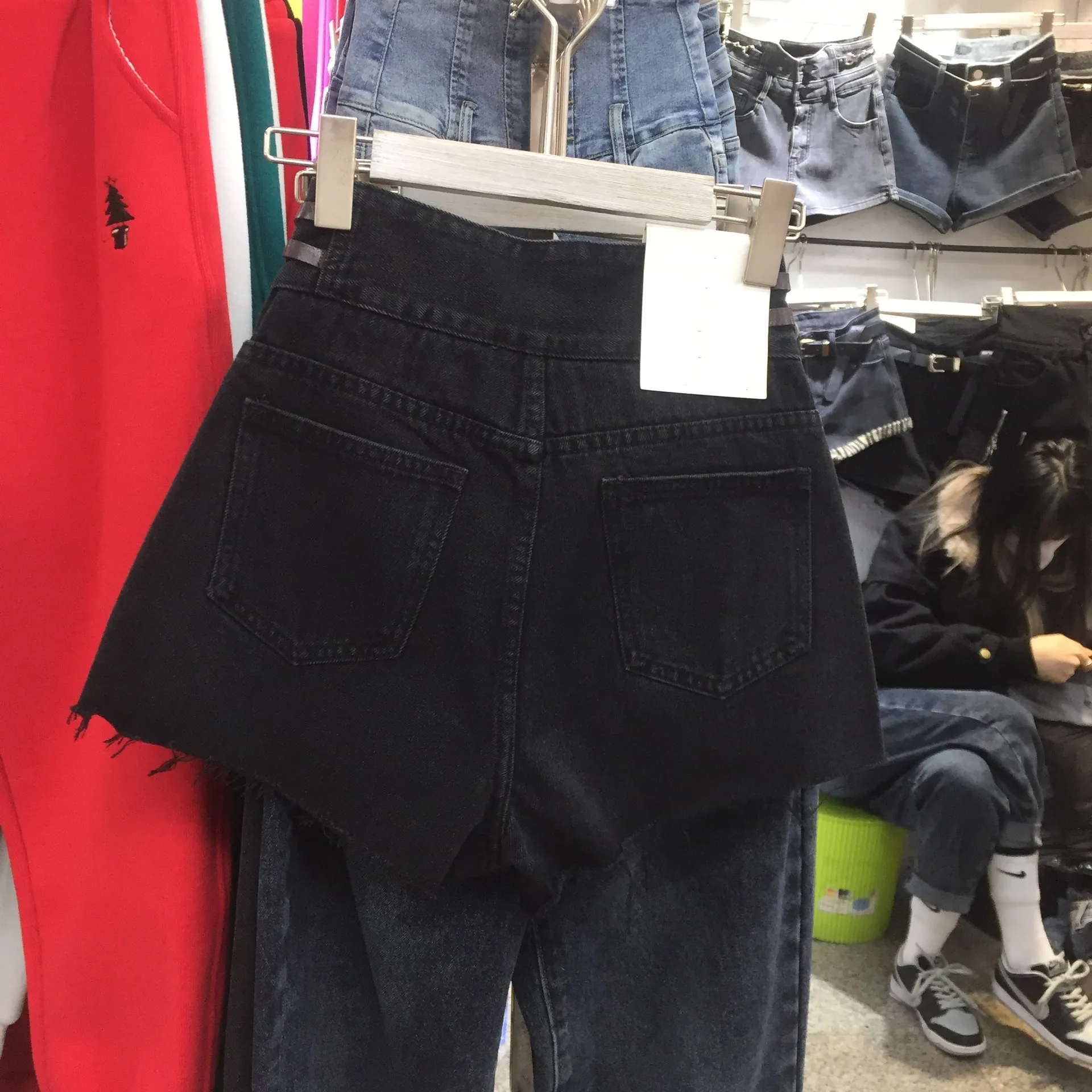 

European Station Irregular High Waist Denim Shorts Women 2021 Korean Style Slimming and Wide Leg A- Line Raw Hem Hot Pants