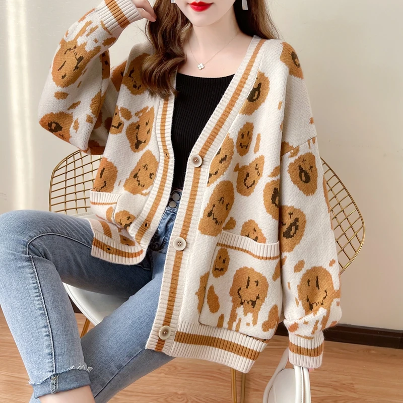 

21394 (room 3, row 5, No. 6 middle) real shot smiling face pocket color matching V-neck knitted cardigan [1675] 60