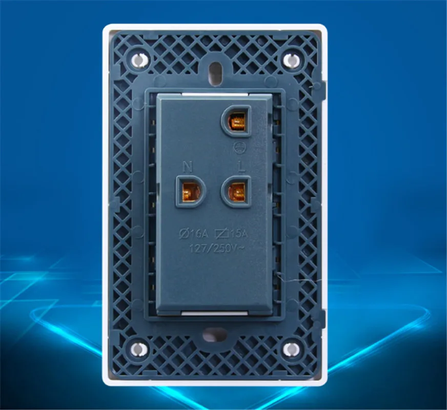 Штепсельная розетка Schuko стандарт Таиланда 2 комплекта тройная настенная 10 А 250 В