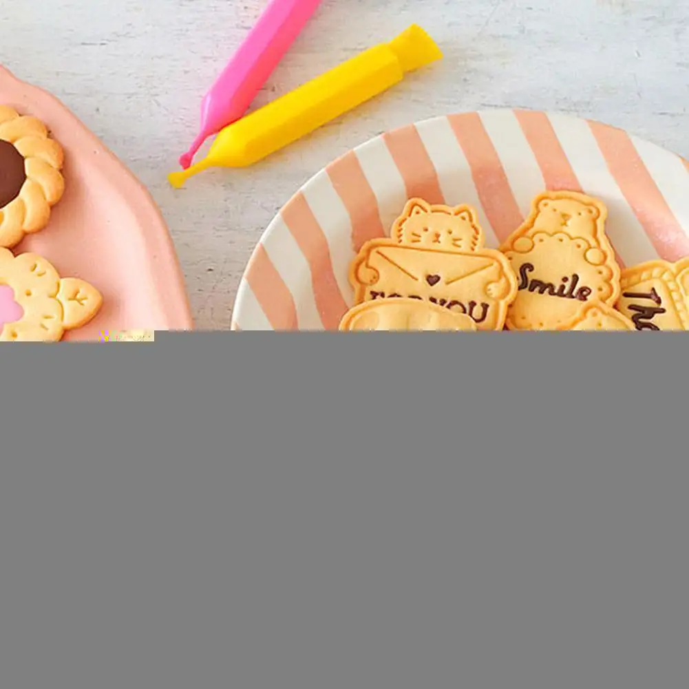 

Valentine's Day Sandwich Biscuit Mould 3D Cookie Pressing Love Baking Shape Cat Mould Christmas Heart Animal Mold Flower Fr R5J4