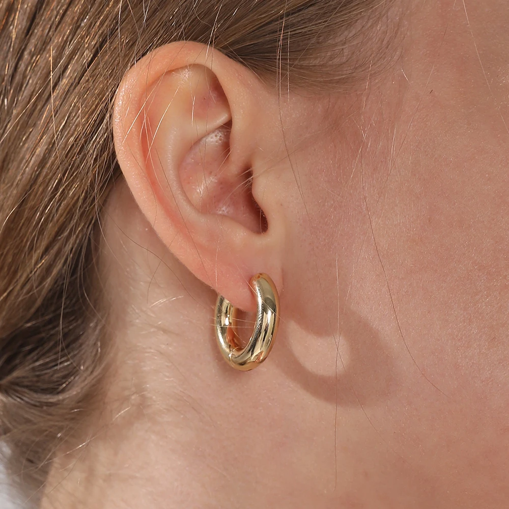 Geometric Hoop Earrings for Women: Big Circle Huggies in Gold Stainless Steel, Perfect for Fashionable Punk Style Jewelry - Brincos image 3