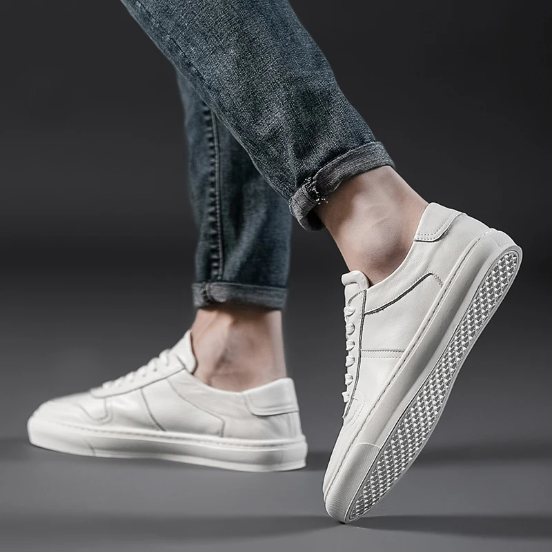 Мужская повседневная обувь из натуральной кожи черные и белые дышащие уличные