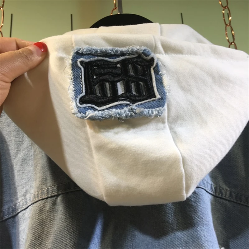 

Badges Women Hooded Denim Embroidery Jacket New Ladies Oversize Distressed Jean Jackets Patchwork Design Loose coat LYW29