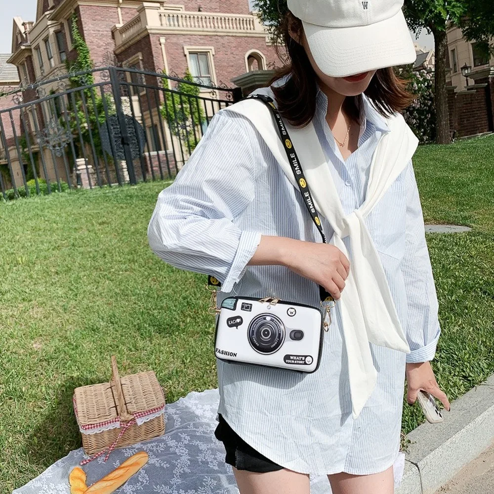 

Personality Camera Shape Designer Bag Women Shoulder Bag Fashion Cartoon Printed PVC Chain Crossbody Bag Lady Purses and Handbag
