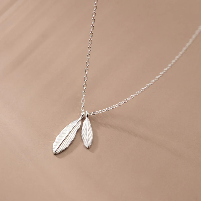 

Женская цепочка с подвеской в виде листьев, из серебра 925 пробы