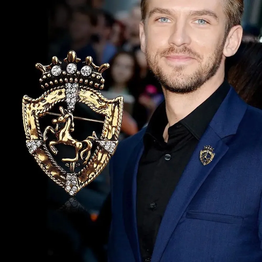

European American Men's Suit Pin Badges Fashion Retro Horse Rhinestone High-end Clothes Chest Decoration Brooch Accessories MA02