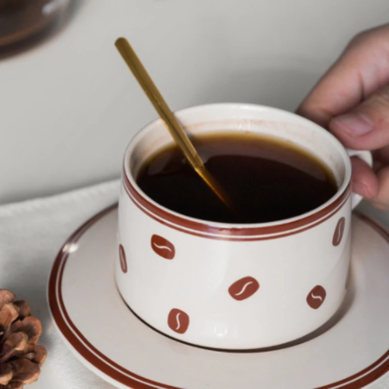 

Кофейная чашка в скандинавском стиле из костяного фарфора, блюдце, ложка, набор 220 мл, британская фарфоровая чайная чашка для кафе, улучшенна...