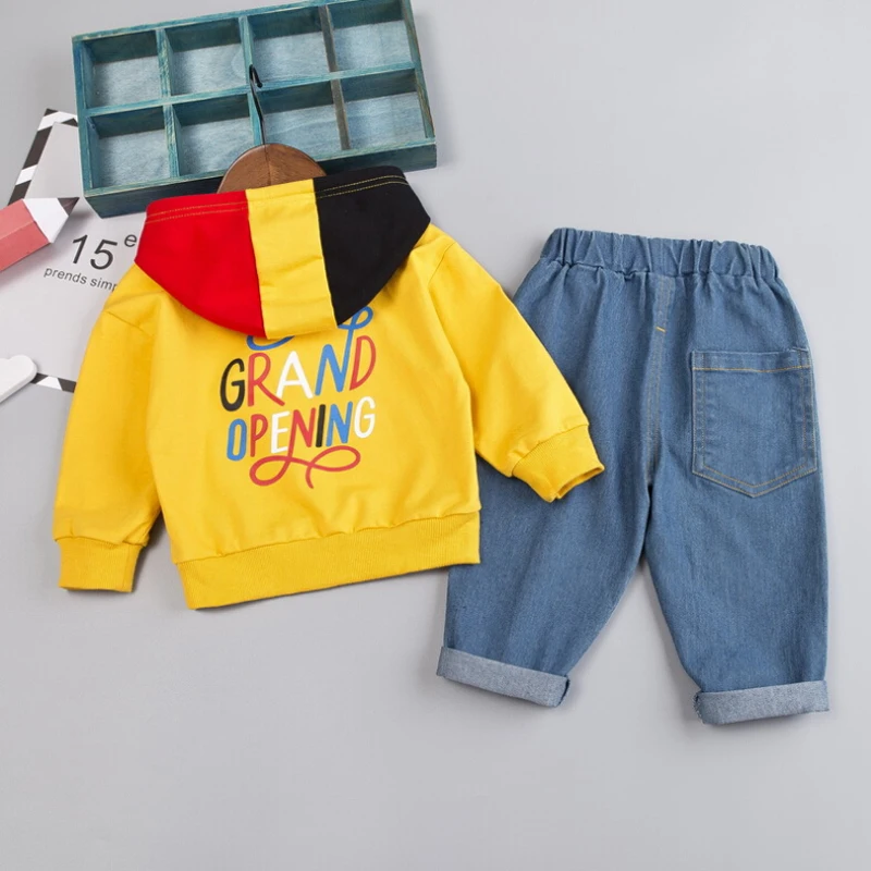 Детский костюм с капюшоном на осень и весну Модный комплект из двух предметов для