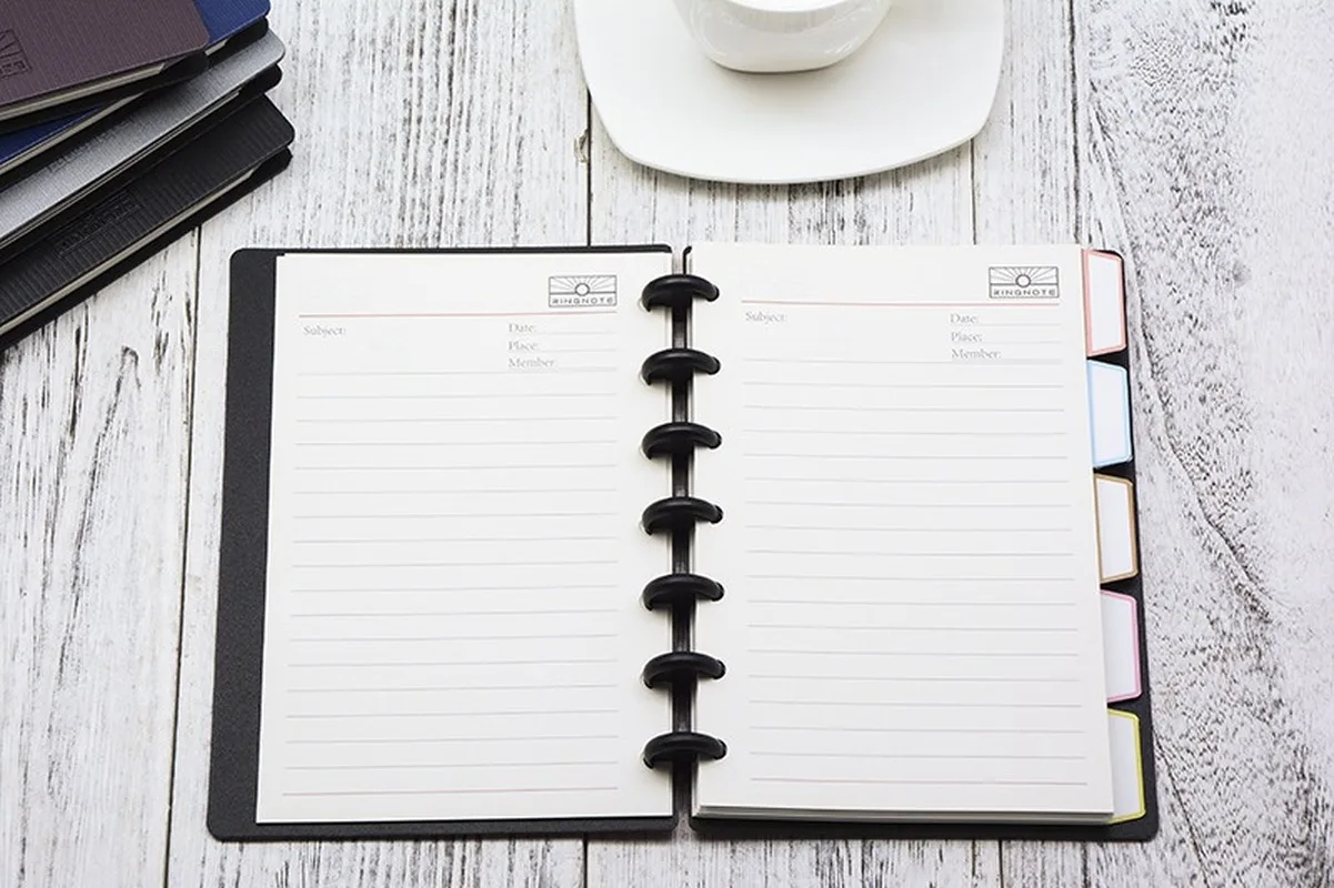 Блокнот с отверстием в форме гриба B6 блокнот россыпью листьев внутренний