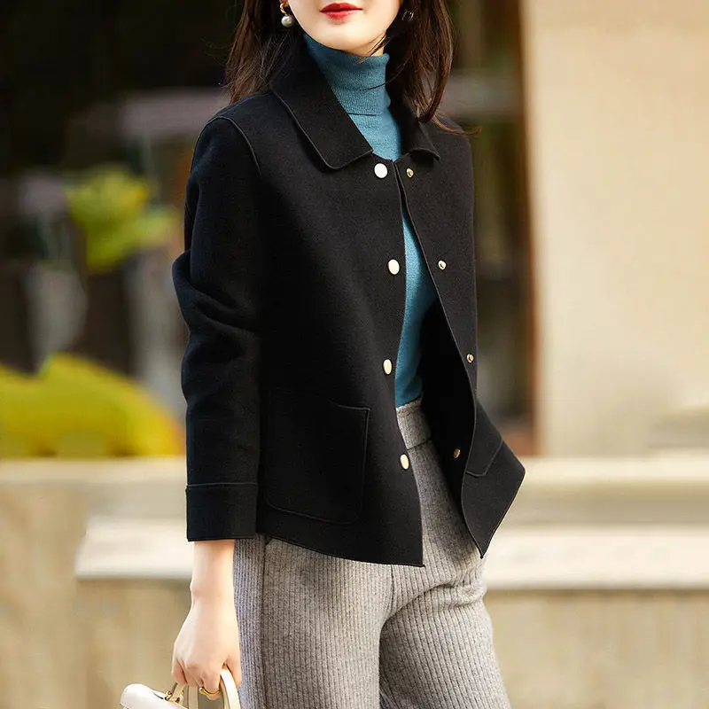 

2021 Spring and Autumn New Temperament Fashion Simple and Light Luxury Lapel Short Jacket Women's Loose All-match Blouse
