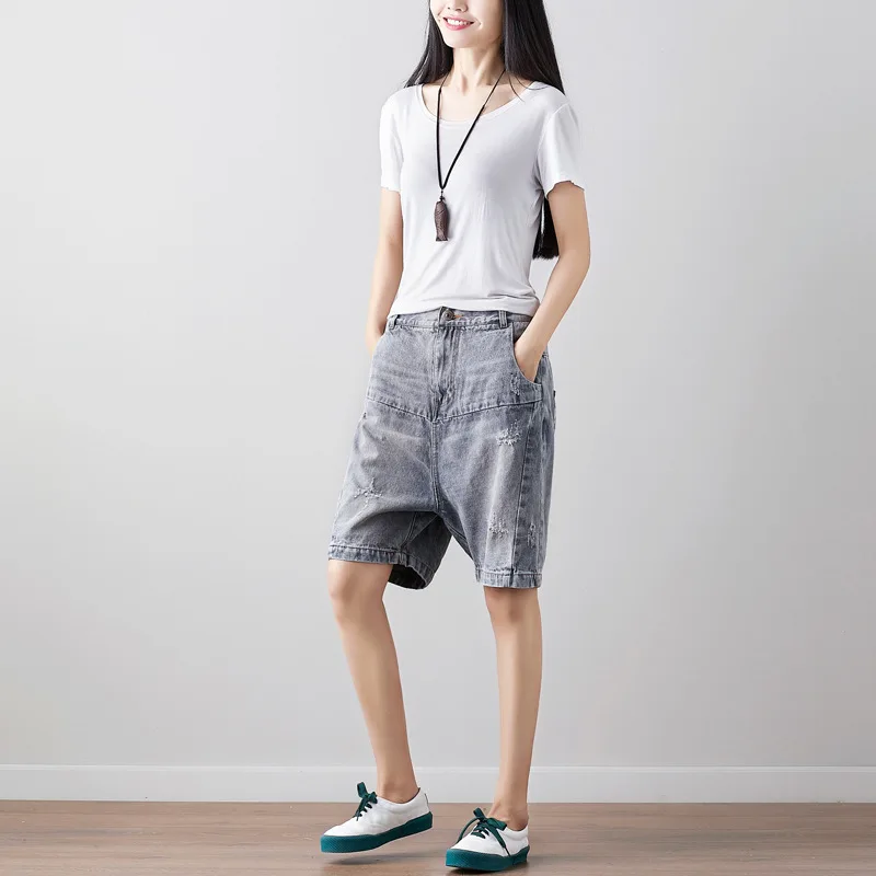

2021 Summer Casual Shorts Jeans for Women Vintage Ripped Grey Knee Length Denim Pants Loose Fitness Persinalized Short Feminino