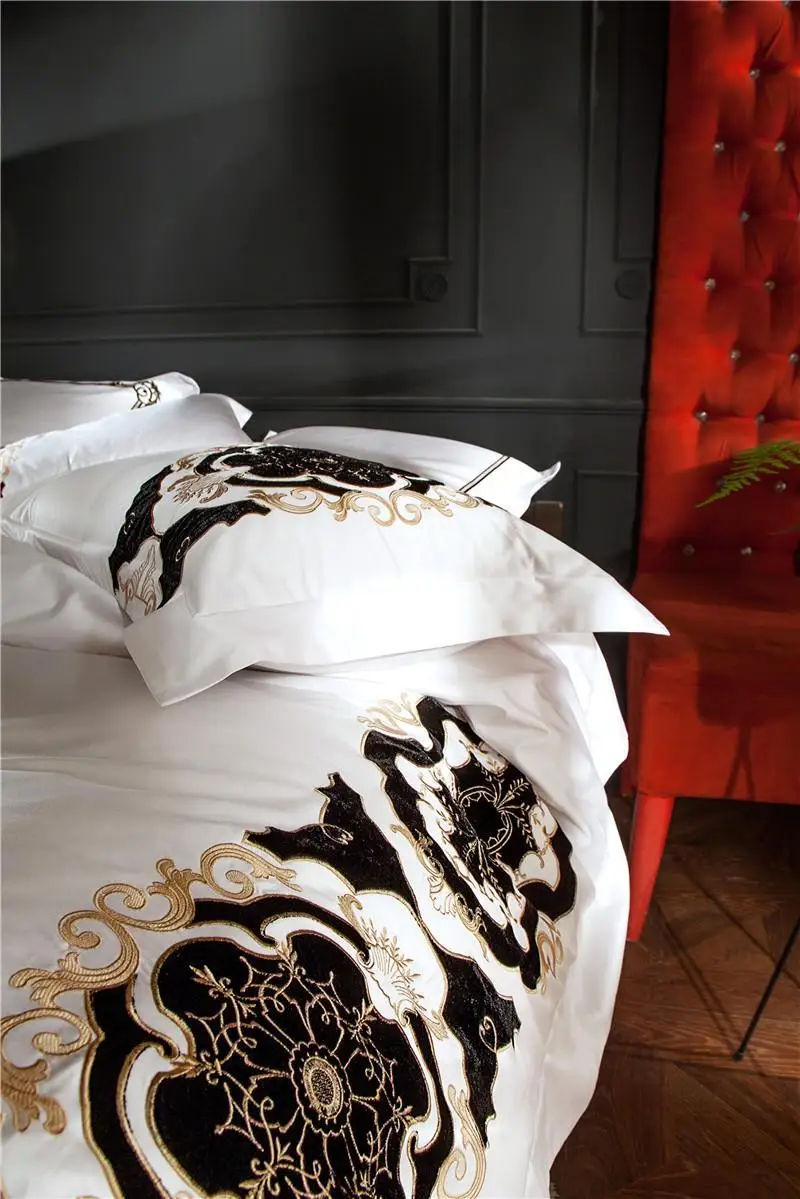 

100S Egyptian Cotton White Black Embroidery Luxury Royal Bedding set Queen King size 4/6PcsDuvet cover Bed sheet linen set