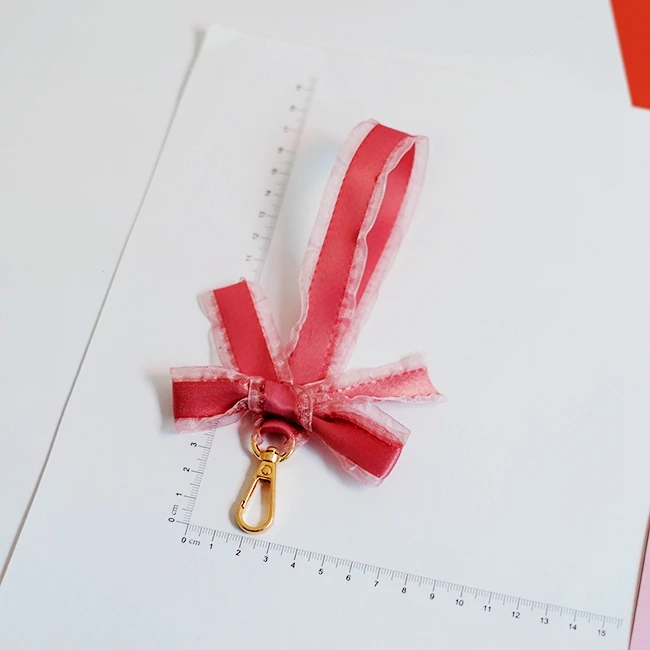 Цепочка с длинными лентами кисточками и искусственным жемчугом|Брелоки| |