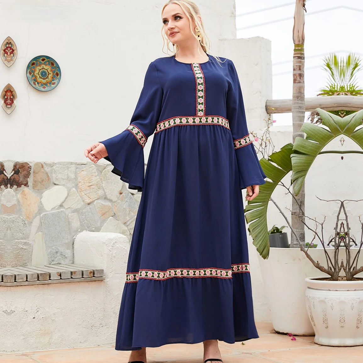 2021 Muslim Women's Large Size Women's Lace Flared Long Sleeve Pleated Bohemian Dress Fashion Muslim Abaya Kaftan Robe