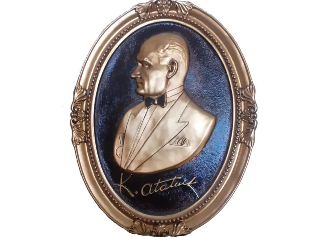

Ataturk Polyester Table-50x70 Cm