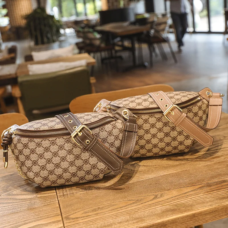 

Four-leaf flower Print Waist Bag for Women,Pu Chest Bag,9 Inch Luxury Brand Belt Bag Purse