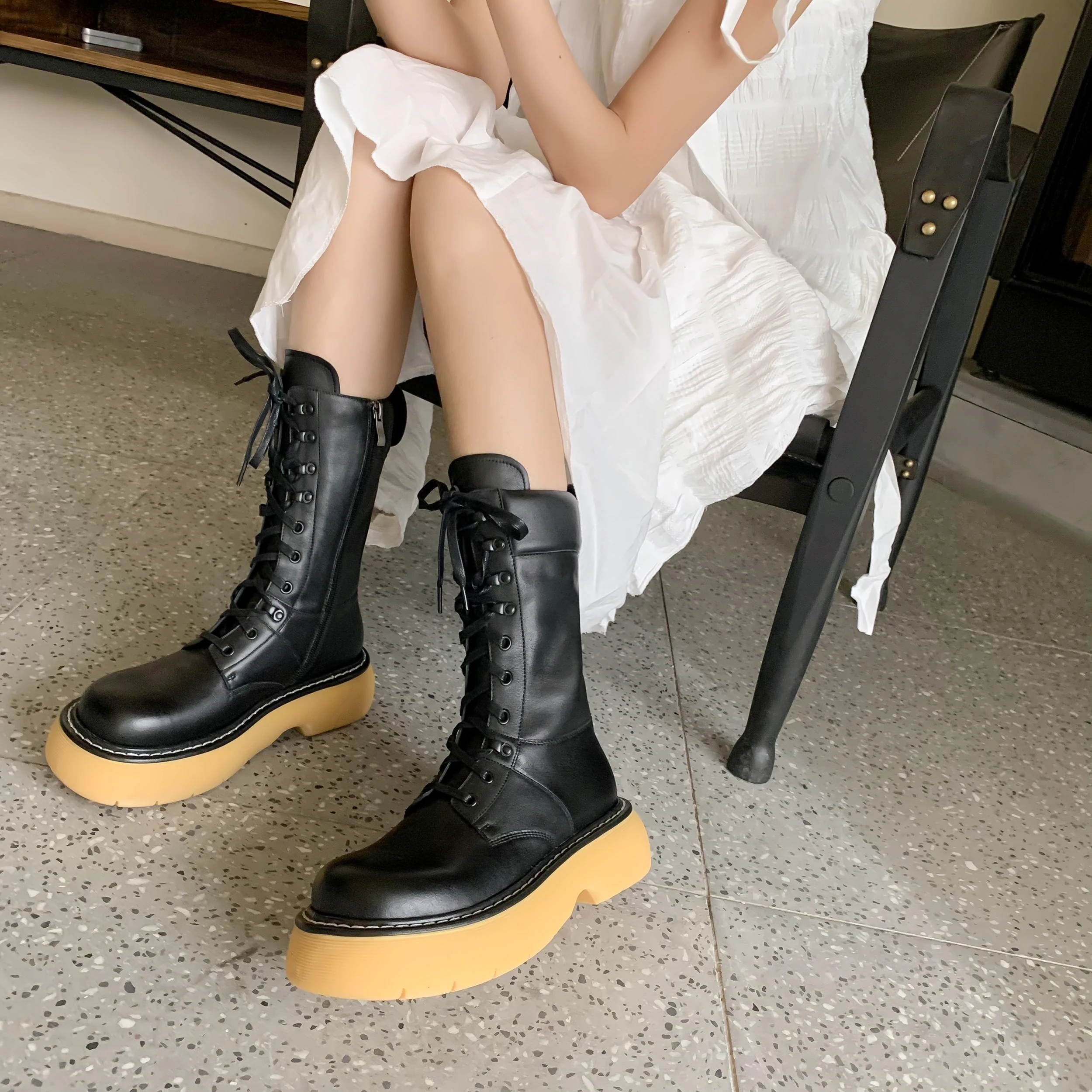 

2021 autumn and winter new top layer cow trifle bottom round head rider boots