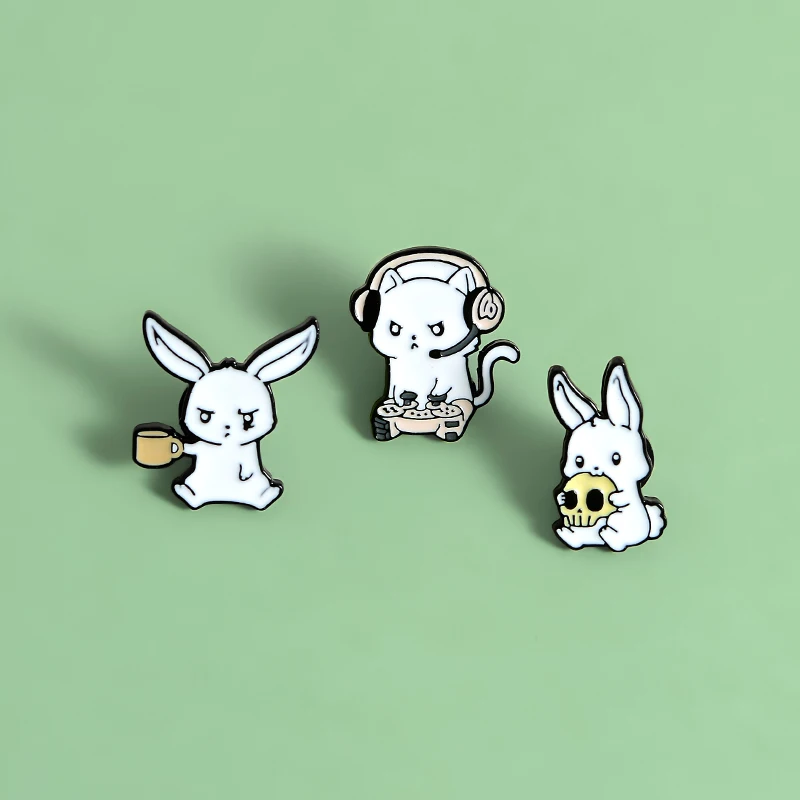 Металлическая эмалированная брошь в виде кролика черепа кофейного | Украшения и
