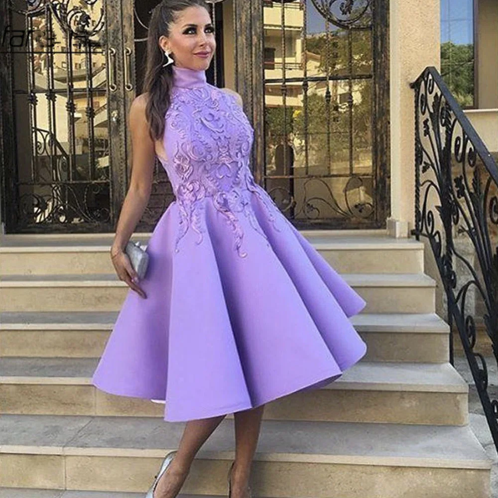 

Женское ТРАПЕЦИЕВИДНОЕ ПЛАТЬЕ с открытой спиной и V-образным вырезом