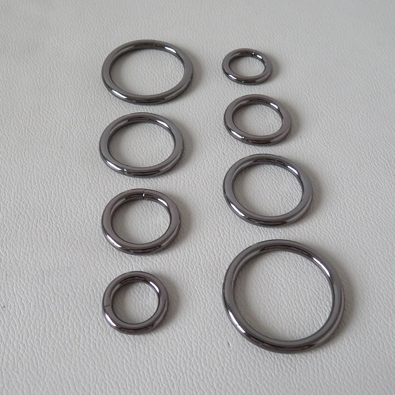 Пистолет черный металлический-хомут с круглым воротником для мальчиков и