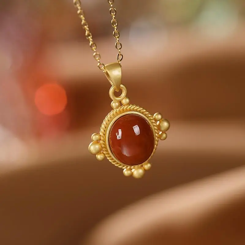 

2020 Summer New S925 Gilding Natural South Red Agate Personality High-End Elegant Female Clavicle Chain Set Chain Pendant