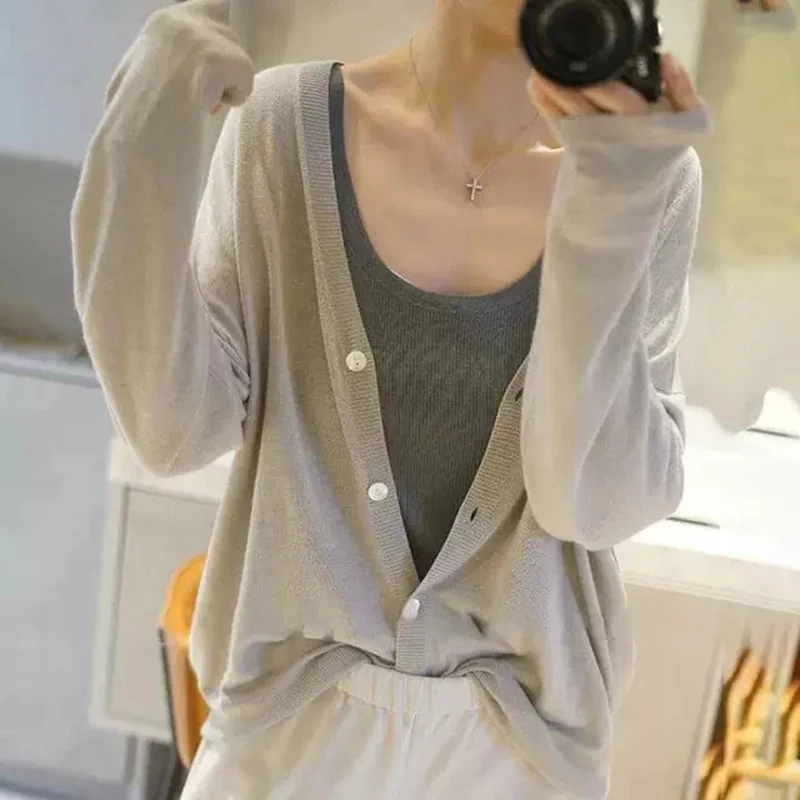 

100% wool sweater ladies V-neck knitted solid color full sleeve cardigan thin coat cashmere sweater soft high-end new products