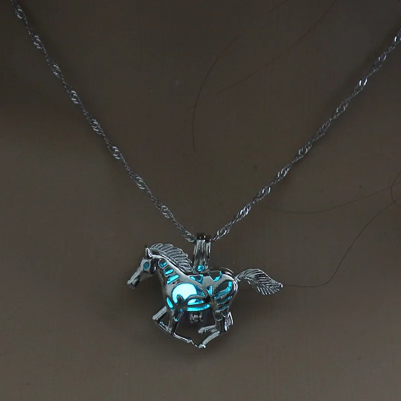 

New Design Creative Horse Luminous Alloy Pendant Necklace Water Waves Chain Hollow Necklaces Women Simple Casual Jewelry