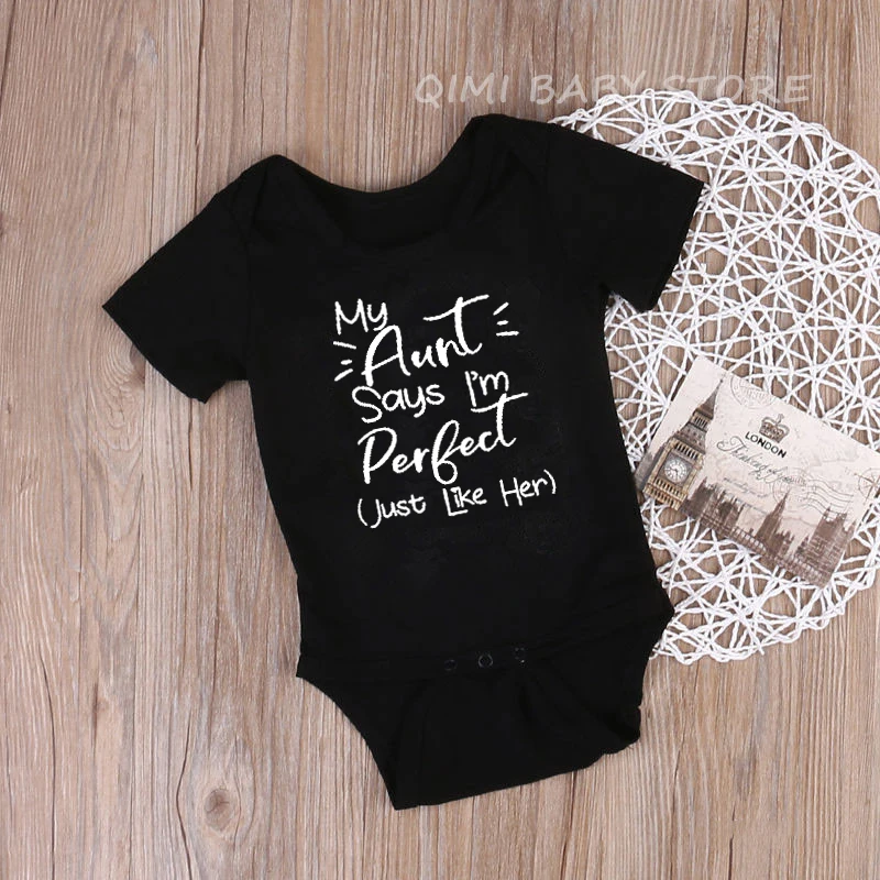 Black Комбинезон для малышей с надписью «My Auntie Says I'm Perfect»; хлопковые летние белые боди для новорожденных; забавная одежда для малышей с тетушкой - Цвет: Black
