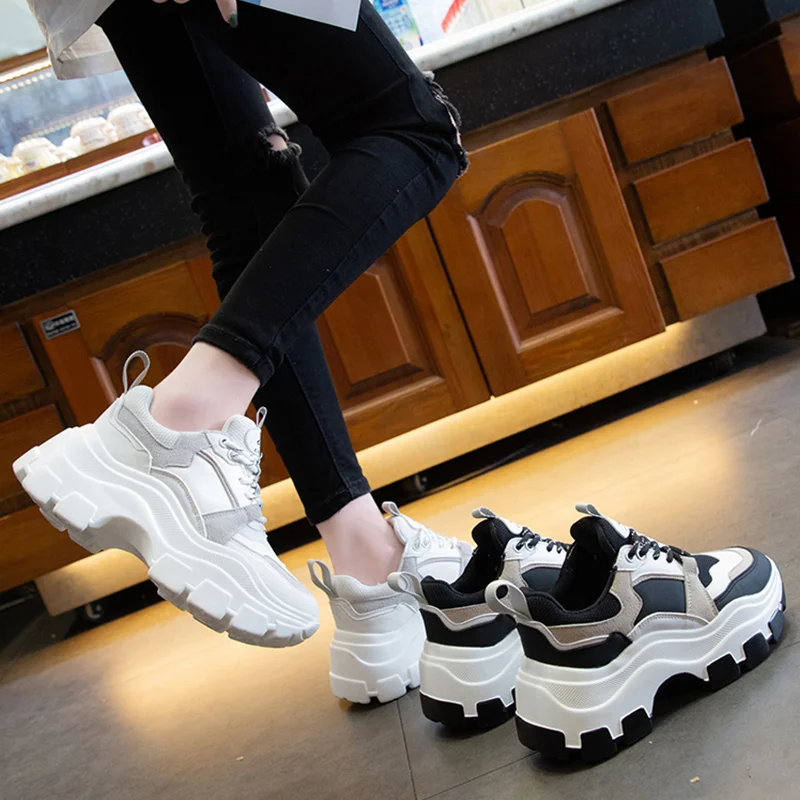 

Women's Shoes