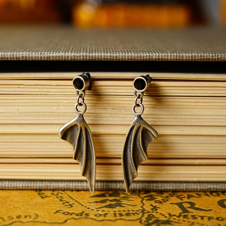 

Vintage Silver Color Devil Bat Wings Dangle Earrings for Men Women Gothic Punk Style Party Earrings Unisex Jewelry Accessories