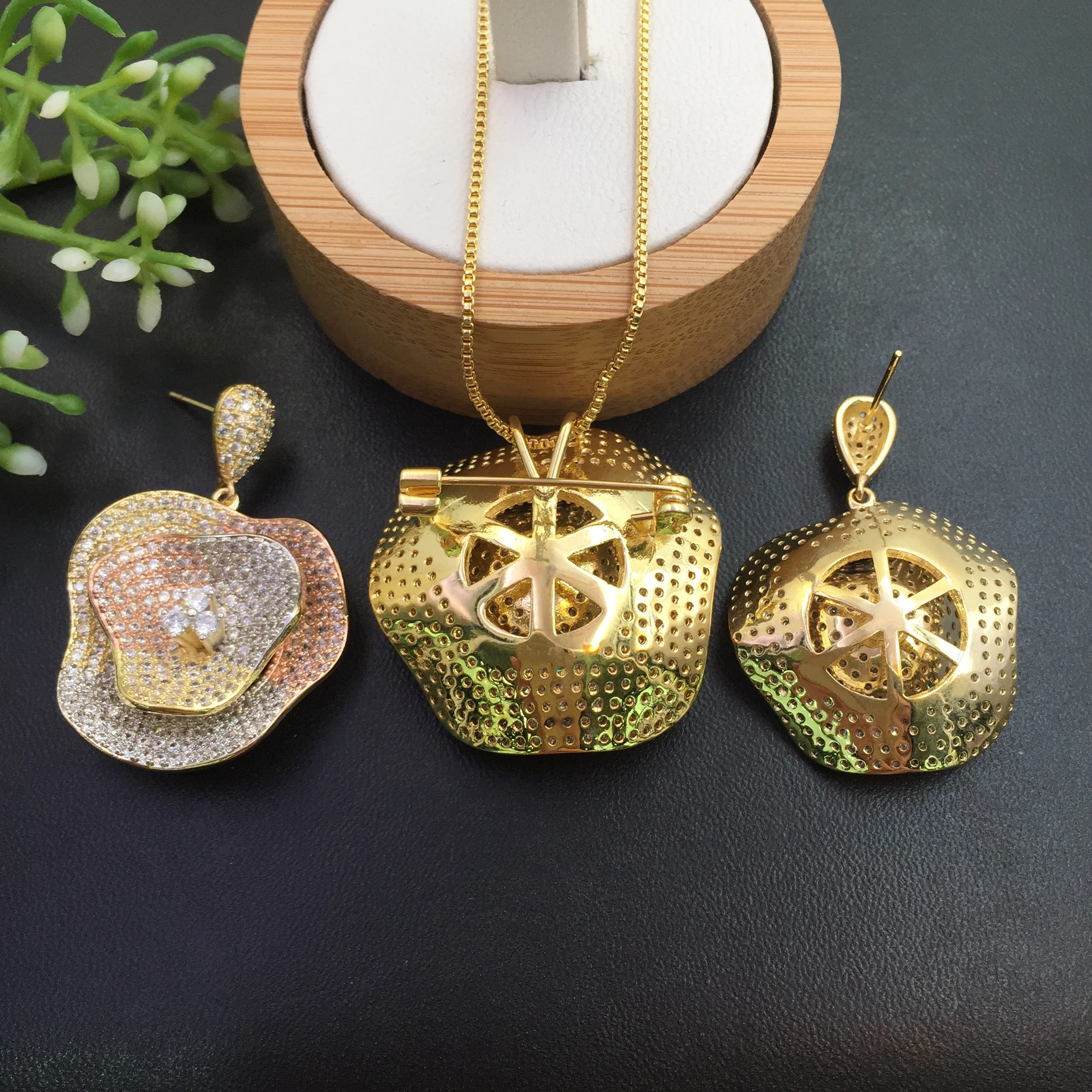 

Lanyika Jewelry Trendy Stereo Graceful Artistic candock Plated Necklace with Earrings Banquet Popular Best Gifts