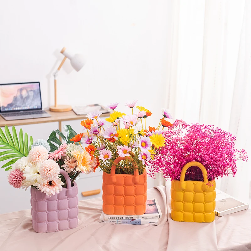 

Home Decor Creative Ceramic Vase Ornament Fashion Bag Flower Arrangement Office Desktop Accessories Living Room Decoration Gifts