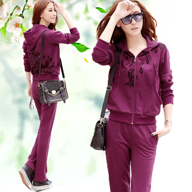 Костюм спортивный женский с капюшоном кофта принтом и брюки повседневный