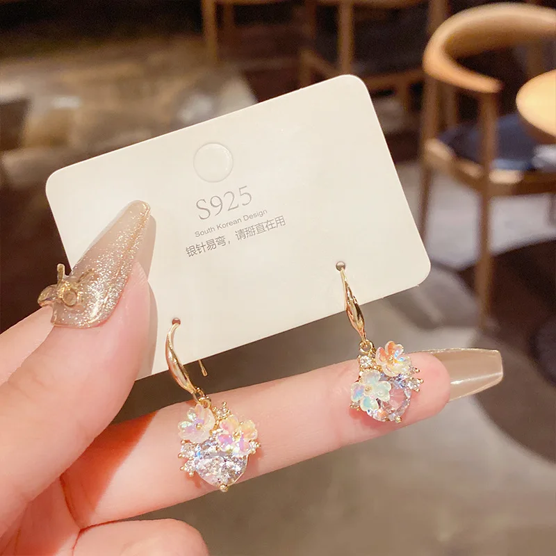 

Korean Vintage Flower Love Heart Tassel Stud Earrings Rhinestone Shiny Earring For Women Girls Popular Party Wedding Bride Gifts