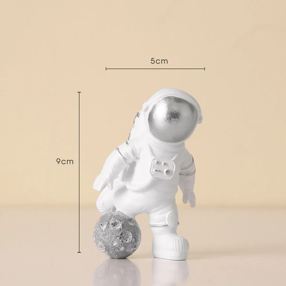 

10CM Cute Astronaut Spaceman Toys Resin Action Figure Scientific Enlightenment Model Home Office Desktop Decoration Art Craft