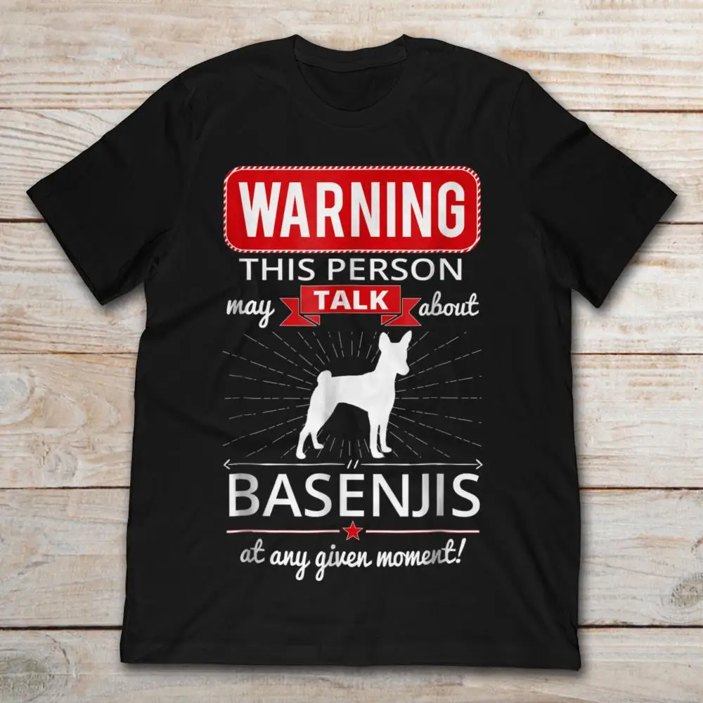 Предупреждение о том что этот человек может говорить Basenjis в любой момент Мужская футболка с коротким