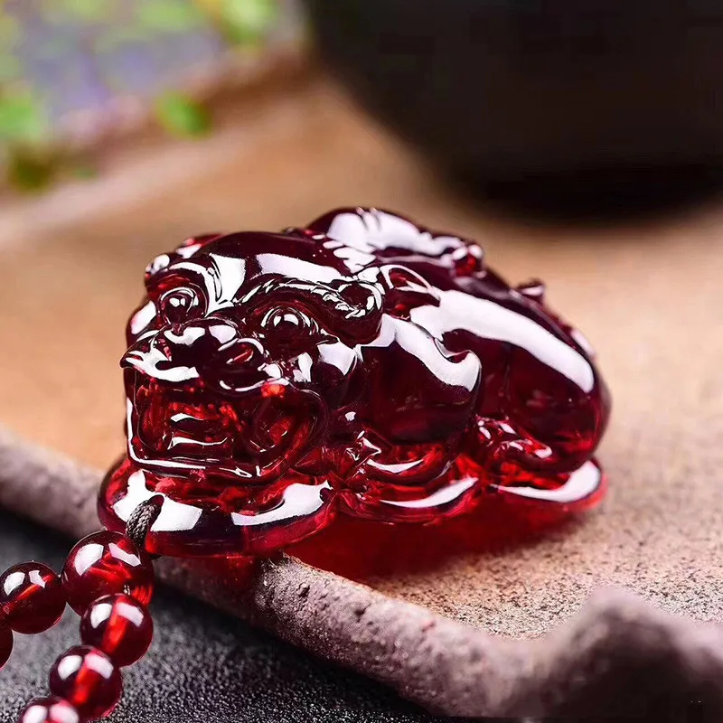 

Подвеска из натурального янтарного пчелиного воска с жемчужинами в виде Балтийской крови, подвеска с цепочкой для свитера для мужчин и женщ...