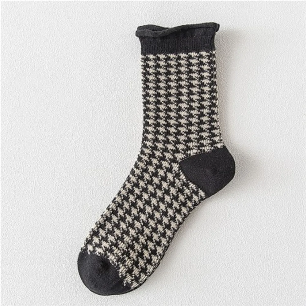 

Autumn And Winter New Socks Retro Sen Women's Socks Japanese College Wind Socks