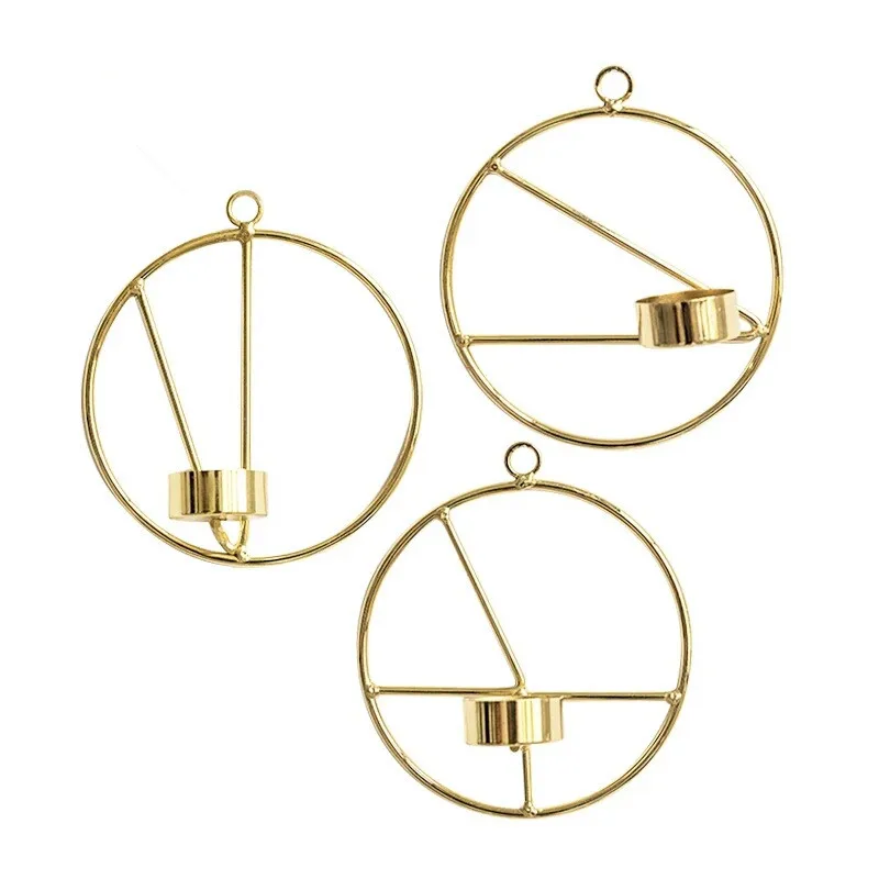 Простой геометрический подсвечник из кованого железа золотого цвета для