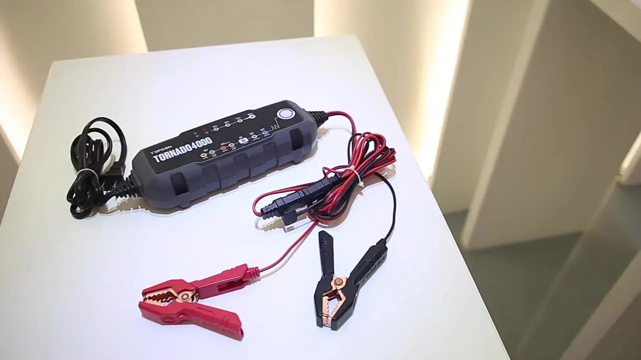 

NEW TOPDON T4000 battery charger for 12V 24V Vehicle and truck