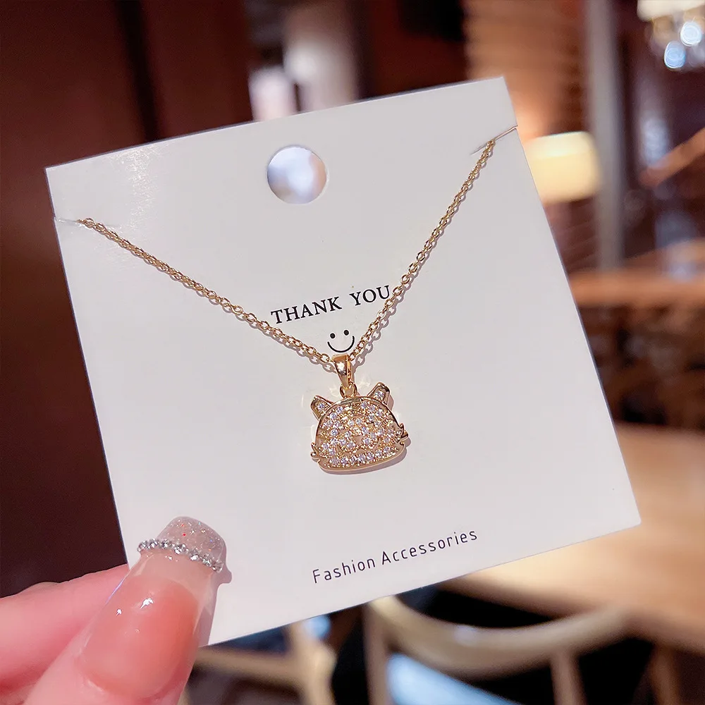 Нежное ожерелье с головой тигра золотого цвета новогодняя бижутерия подарок