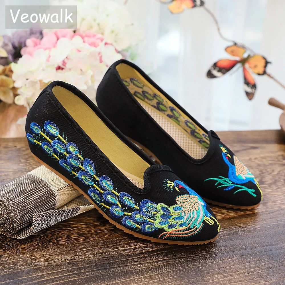 Veowalk Handmade Breathable Ballet Flats Pointed Toe Peacock Embroider Flats Women Casual Slip on Elegant Walking Canvas Shoes