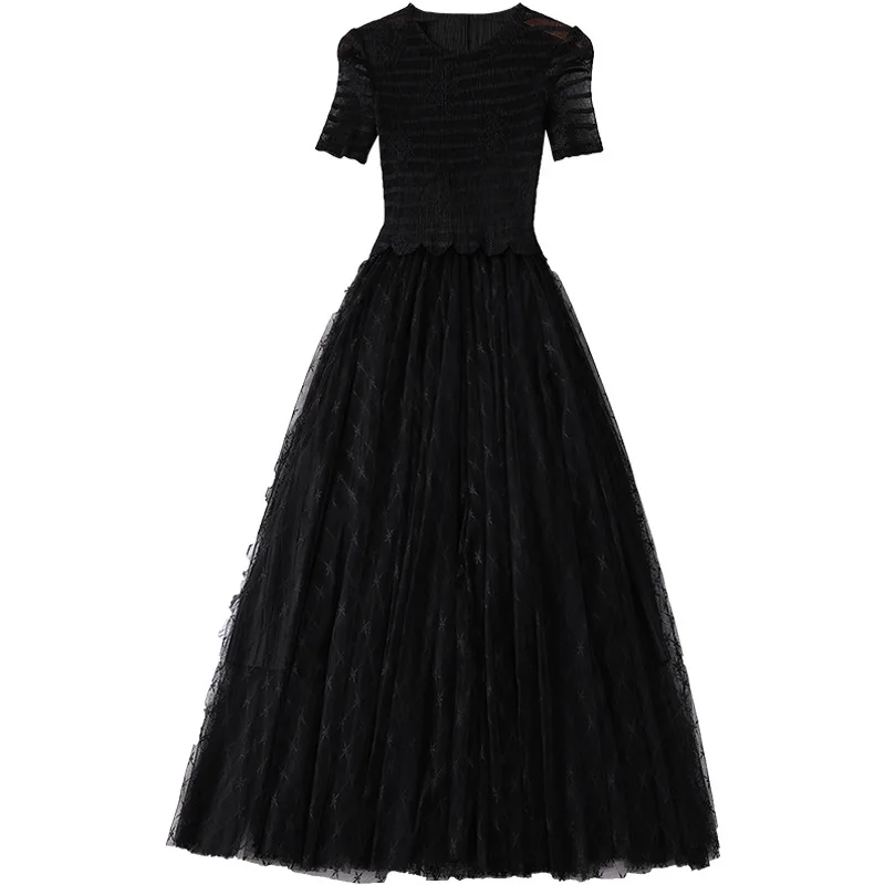 

Summer 2021 Women's New Round Neck Short Sleeve Pleated Mesh Dress Vintage Embroidered A- Line Midi Dress Black Skirt